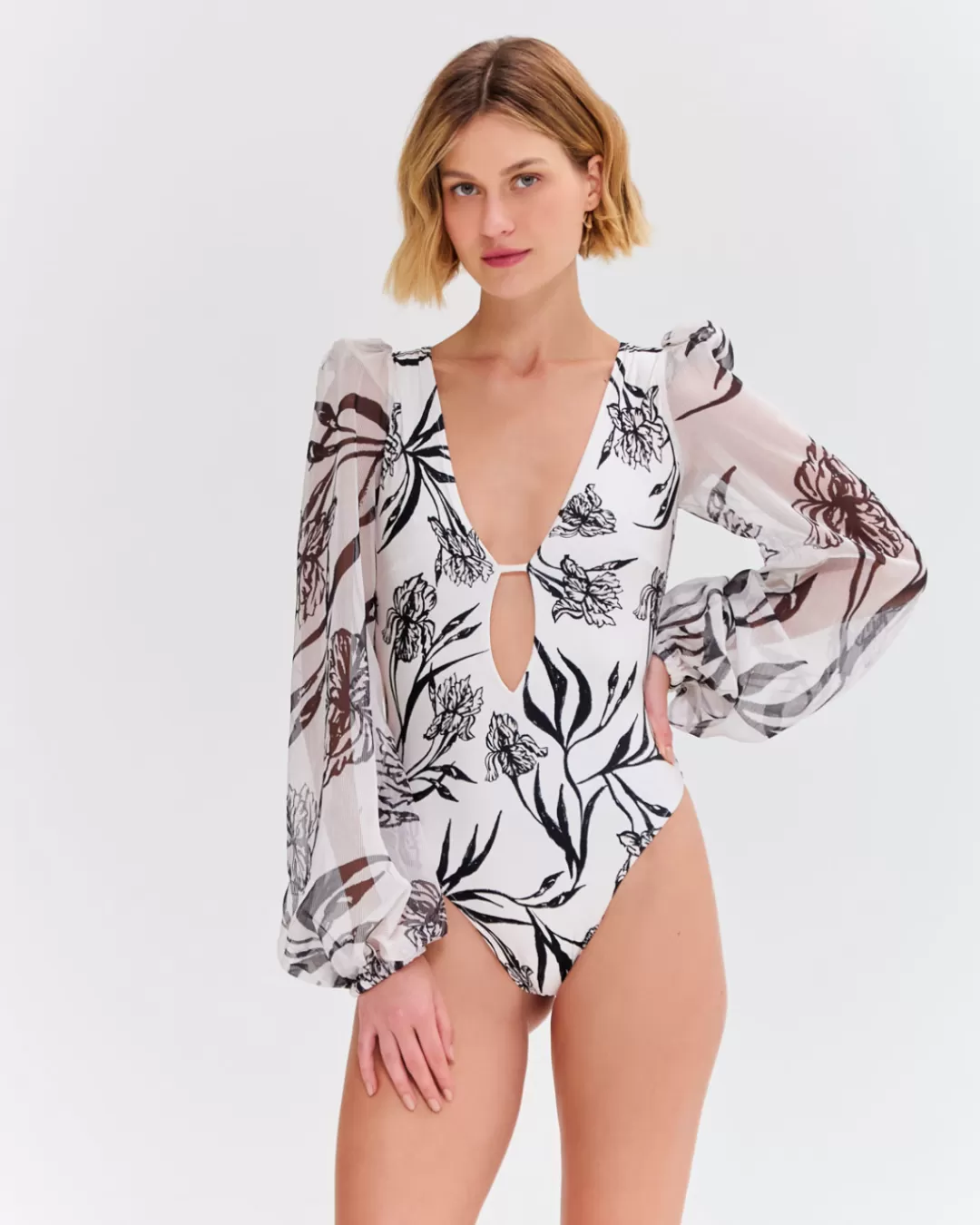 PatBO IRIS LONG SLEEVE EMBROIDERED ONE PIECE Offwhite Hot